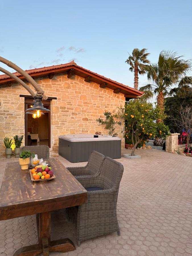 Villa Aspasia With Private Jacuzzi - Oasis Resort Коккинос Пиргос Экстерьер фото